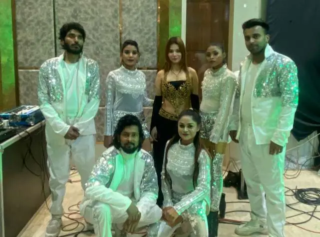 International performer at a wedding reception